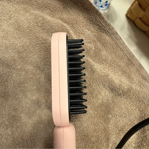 Mane Pass Hair straightening brush. main image 7